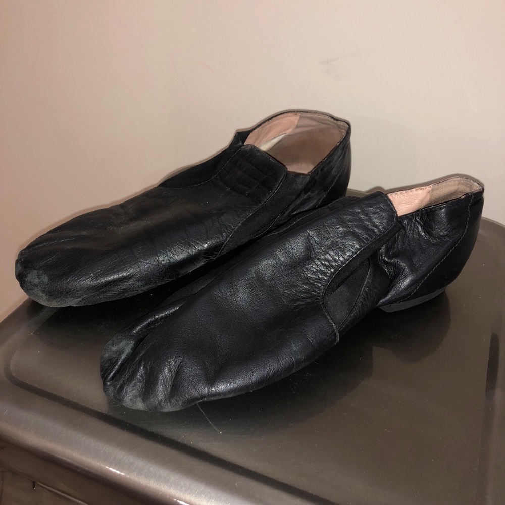 Leather jazz dance shoes